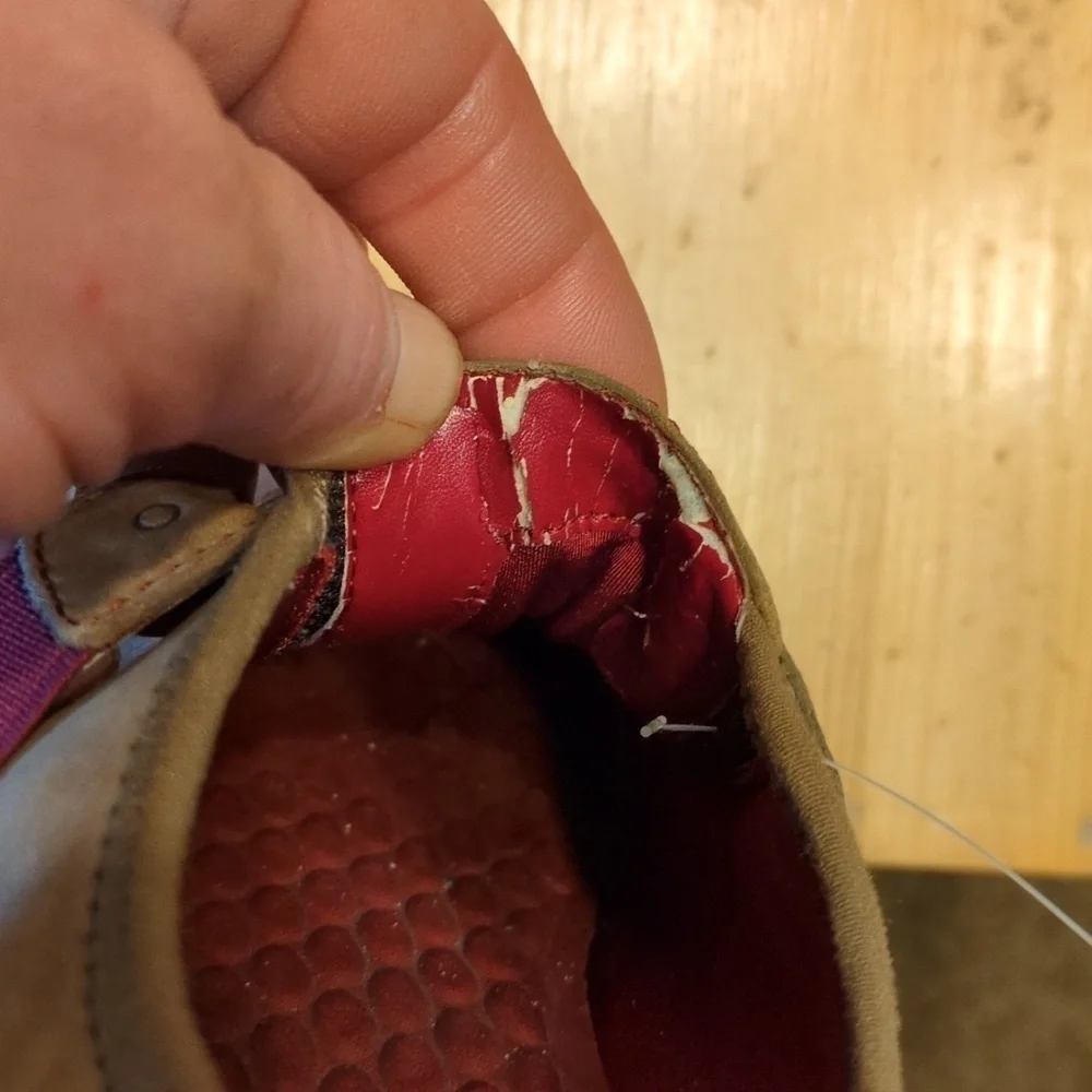 Clarks Pr!vo: The Ultimate Comfort and Style for Your Feet!